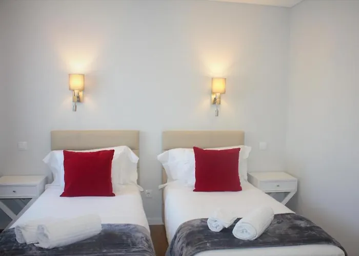 Silver Seahorse Garden Retreat Ii